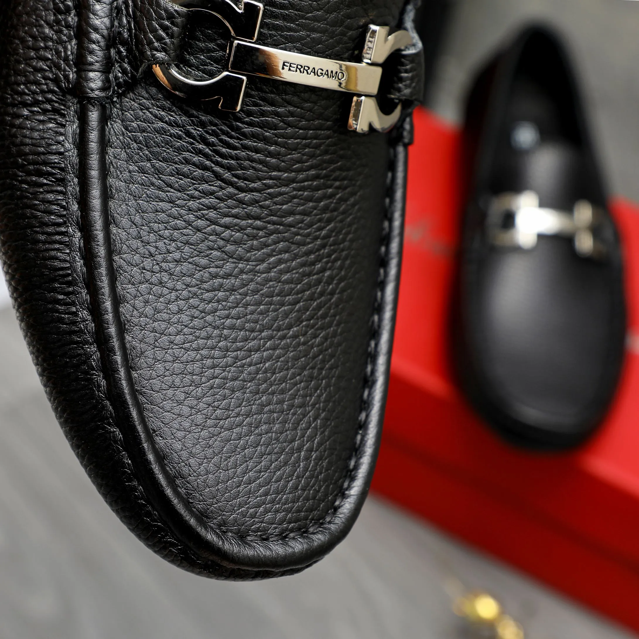 Men's shoes 💰420 Product trademark: Ferragamo "Ferragamo" business casual slip-on shoes Regular size: 38-46 (45.46 is custom-made and non-returnable) Product materials: Selected pebbled cowhide upper, sheepskin lining, original rubber outsole